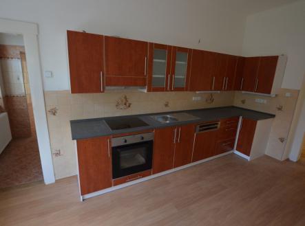 Byt 3+1 110m2, balkon